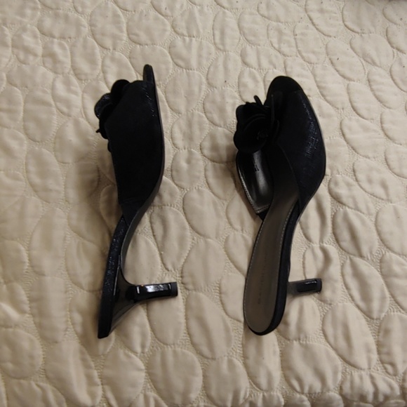 Shoes - Picture 2 of 3